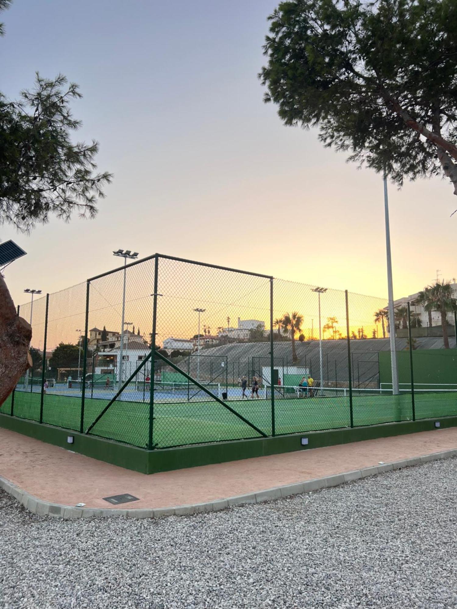 Piso Con Ac, Piscina Y Pista De Padel Y Tenis En Aguilas Bagian luar foto